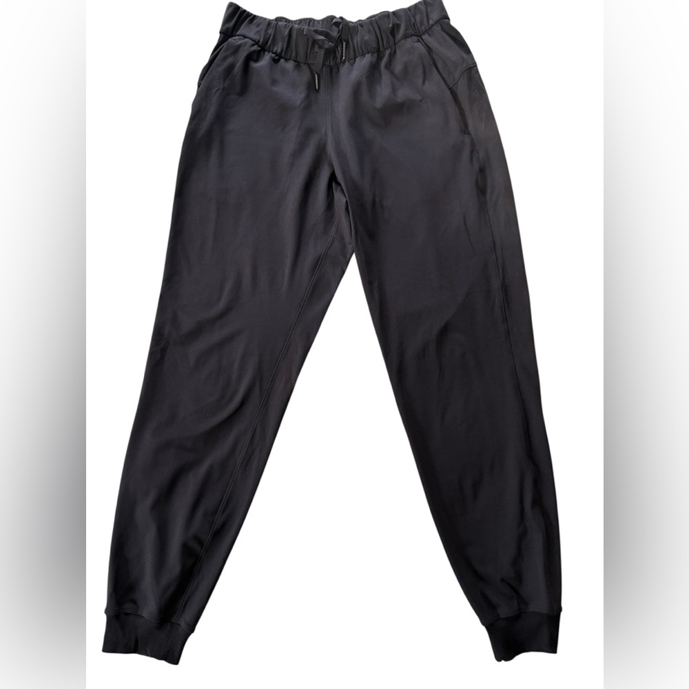 Lululemon On the Fly Joggers • Women’s Size 6 • Black • Luxetreme Fabric